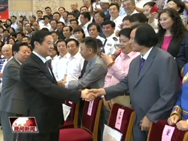2016年6月13日至15日，中国民间文艺家协会第九次全国代表大会在北京京西宾馆隆重举行，中央政治局委员、书记处书记，中宣部部长刘奇葆，中国文联主席孙家正，中国民间文艺家协会主席潘鲁生等各级领导参加。KY体育雕塑董事长傅绍相参加代表大会，并与刘奇葆部长亲切握手。